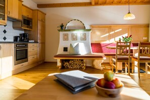 Appartement | Privékeuken | Een koelkast, een oven, een kookplaat, een vaatwasser