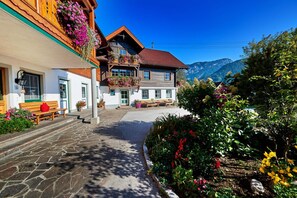 Exterior - Linharterhof Ferienwohnungen (Haus)