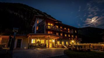Front of property - evening/night