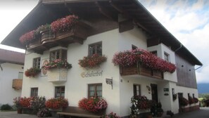 Exterior - Schusterhof (Mutters)