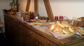 Frokostbuffé hver dag (mot et tillegg)