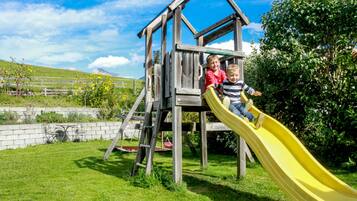 Area giochi per bambini (all'aperto)