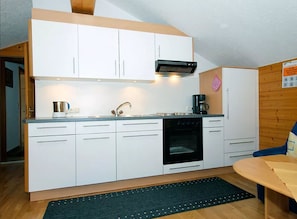 Apartment | Eigene Küche | Kühlschrank, Ofen, Herdplatte, Geschirrspüler