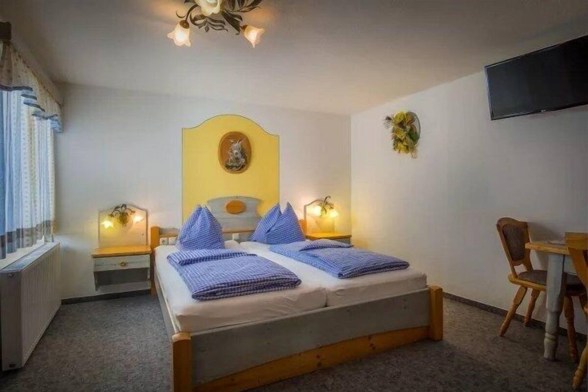 Double Room | Free WiFi, bed sheets