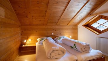 Soundproofing, free WiFi, bed sheets