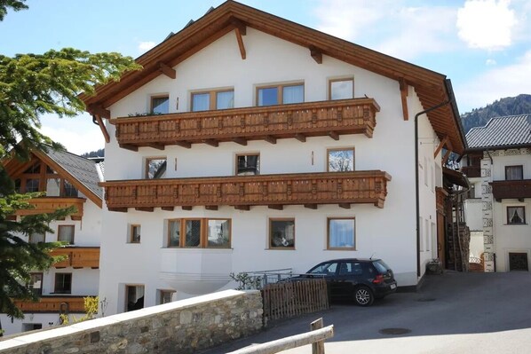 Front of property - Haus Bernardes (Fiss)