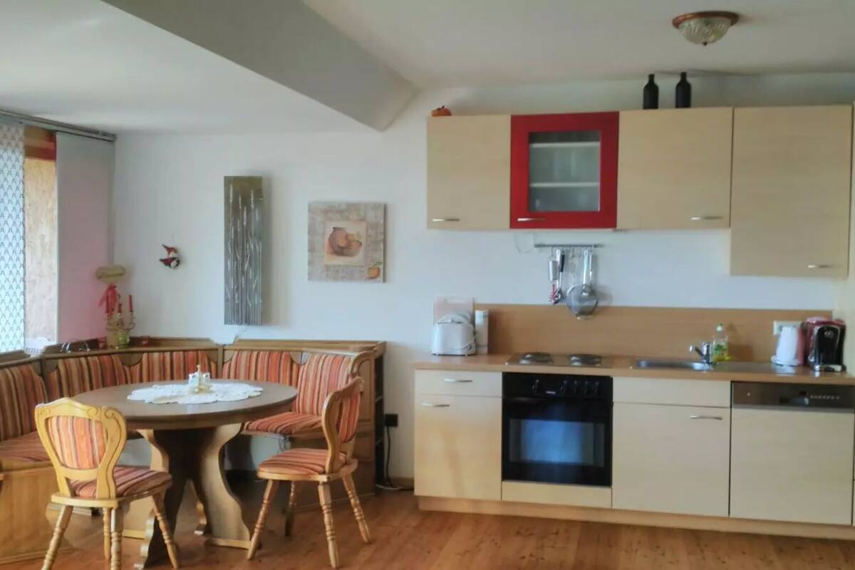 Apartment (Julia) | Private kitchen | Coffee/tea maker, fridge, oven, stovetop
