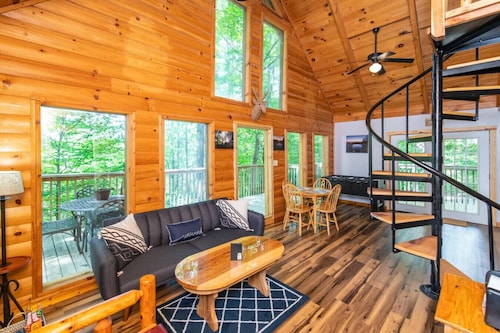Gorgeous View Cabin - in Red River Gorge, KY