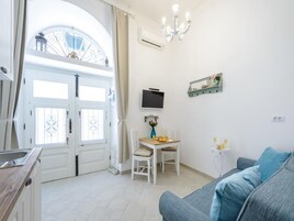 Estúdio (Studio Apartment) | Sala de jantar