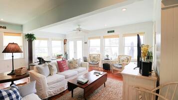 House, 3 Bedrooms | Living area | TV