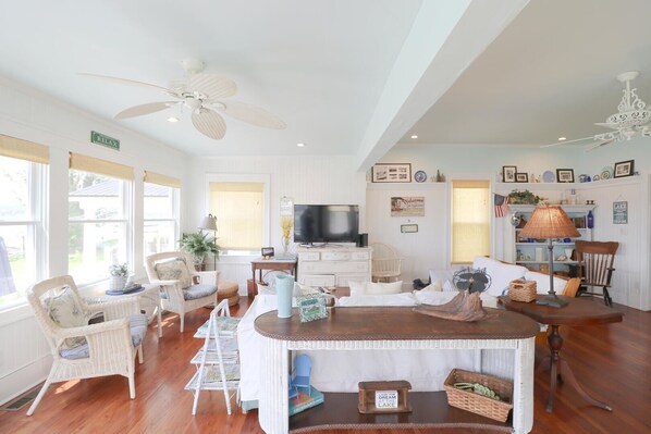 House, 3 Bedrooms | Private kitchen | Coffee/tea maker