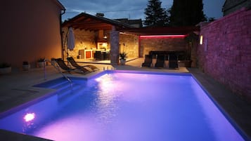 Outdoor pool, a heated pool