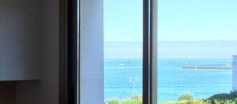 SEA VIEW, 50 M from the BEACH, Brand New Apartment 2 Bedrooms, PARKING, EVERYTHING ON FOOT!