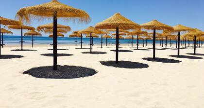 Spacious 4 bed villa, swimming pool, games room, 150m from the beach - 109964/AL