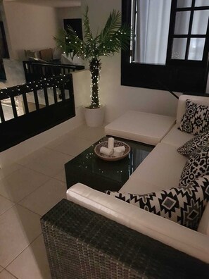 Télévision, chaîne hi-fi