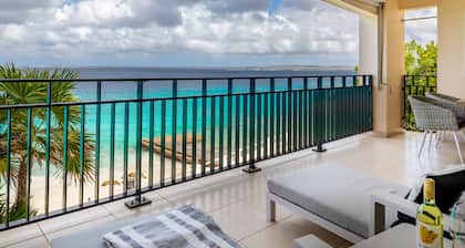 Bellevue 5 apartment with private beach and pool