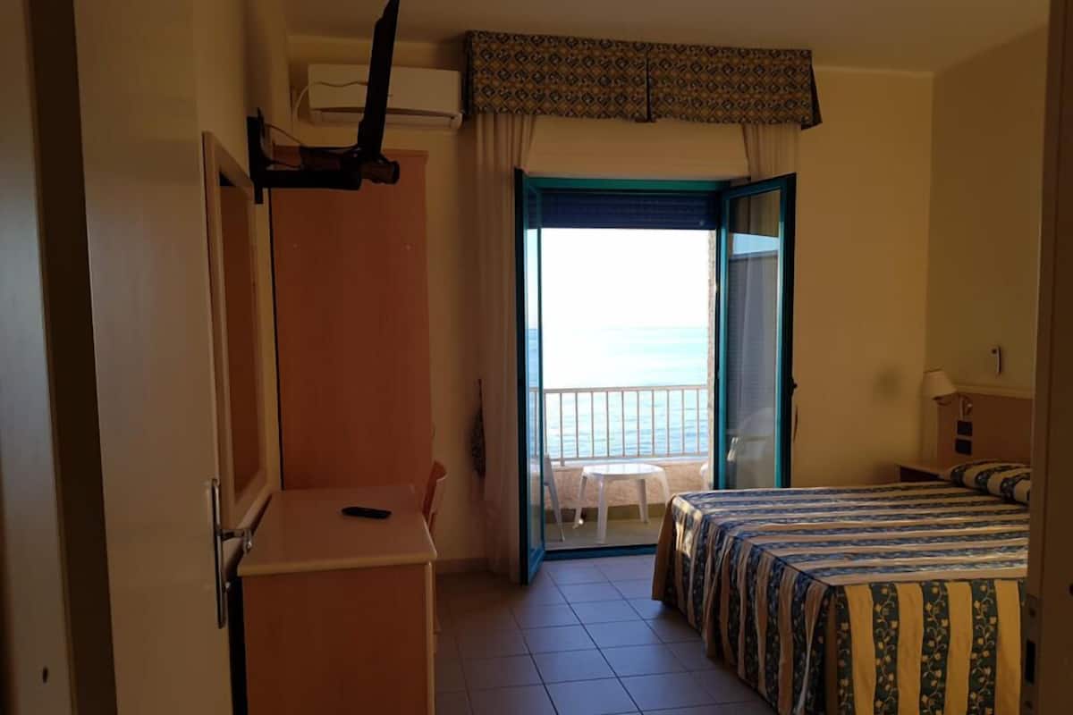 Double or Twin Room, Sea View