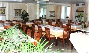 Free daily continental breakfast - Sea Palace Hotel (Fuscaldo)