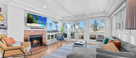 Smart TV, Netflix, servicios de streaming y estéreo