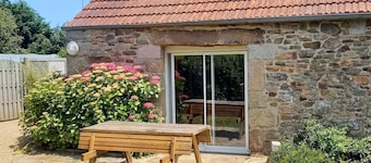 Pretty stone house with garden in Perros-guirec