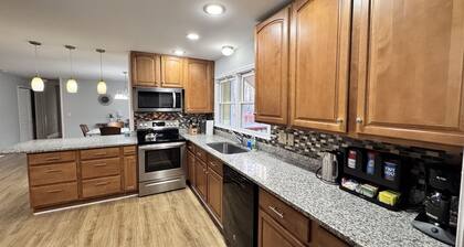 Ranch Home Retreat on 4 Acre Land near UNC/Duke