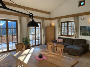 TV - No. 5 Apartment Obersee for 1 - 4 pers. approx. 85m², terrace (Bischofswiesen)