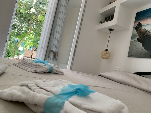 Quiet Villa 50 meters from the sea