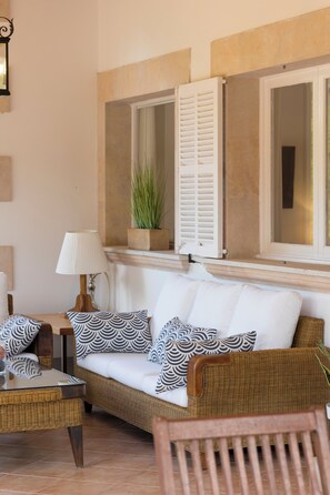 المنشأة من الداخل