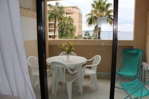 Dining - SEASONAL RENTAL STUDIO 4th FLOOR 100ML FROM THE SEA (Cannes)