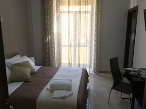 5 sovrum, värdeförvaringsskåp på rummet, wi-fi och sängkläder