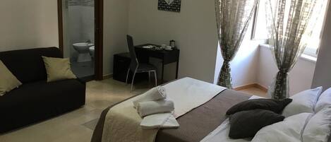 5 Schlafzimmer, Zimmersafe, WLAN, Bettwäsche