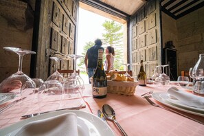 Dining - THE PRADOREY INN (Burgos)