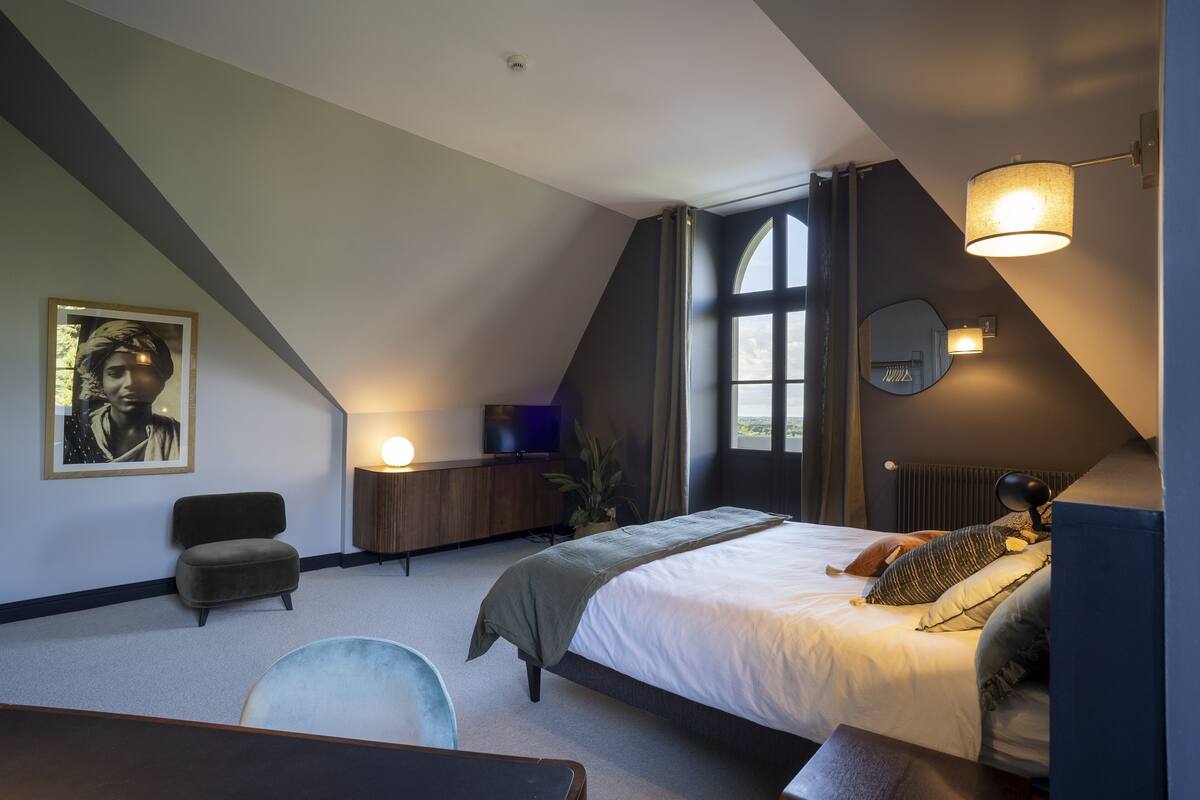 Minibar, Zimmersafe, individuell dekoriert, individuell eingerichtet