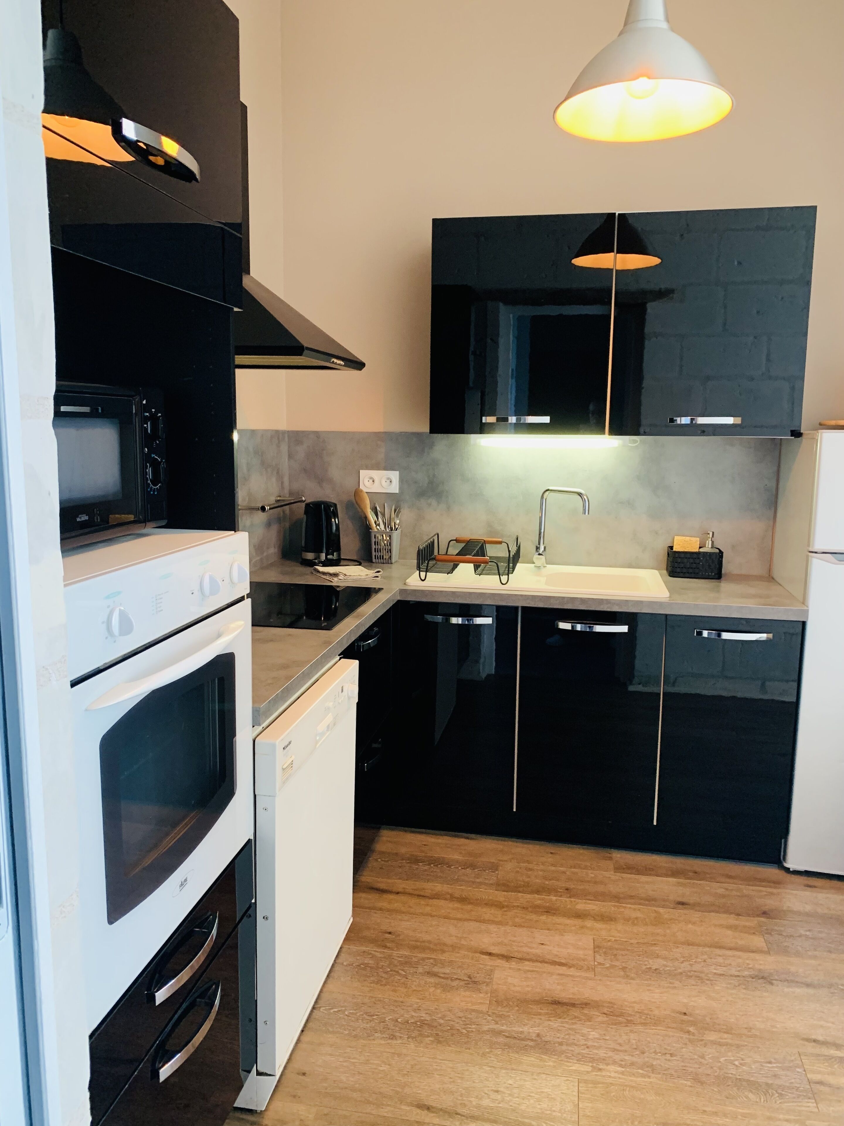 studio | private kitchen | coffee/tea maker, electric kettle