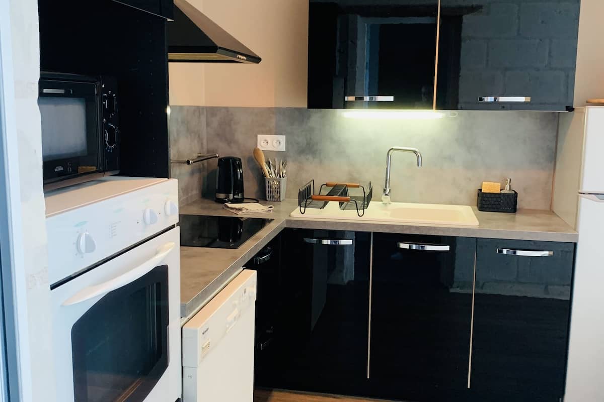 studio | private kitchen | coffee/tea maker, electric kettle