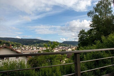 Quiet apartment with terrace for 6 people, 3 bedrooms.