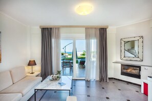 Deluxe Villa, 2 Bedrooms, Sea View | Living area - Sunny Villas Resort & Spa (Kassandra)