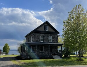 Exterior - Lakefront Getaway at the Cozy Stone House (Cleveland)