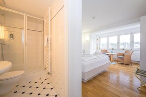 Minibar, individuelt design, lydisolering, gratis baby-/barnesenge