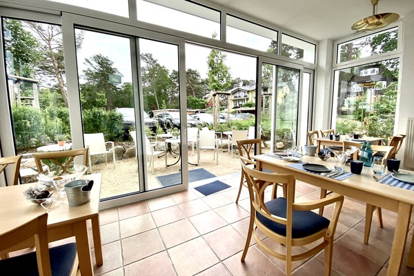 Tägliches inbegriffenes kontinentales Frühstück