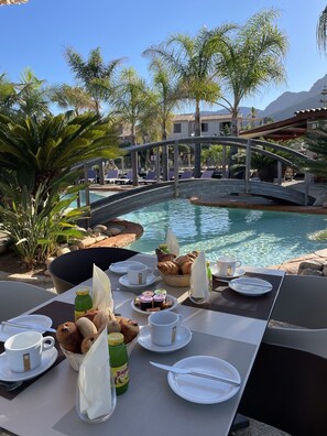 Daily continental breakfast for a fee - Résidence & SPA Marina d'Arone (Piana)