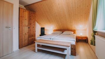 2 Schlafzimmer, Reisekinderbett, kostenloses WLAN, Bettwäsche