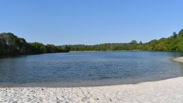 In Strandnähe, Liegestühle