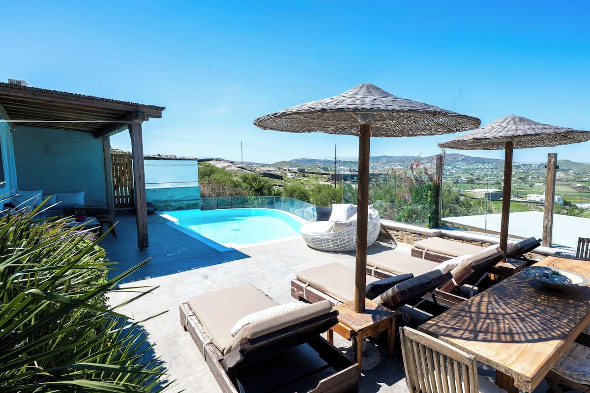 Deluxe-talo, 2 makuuhuonetta, yksityinen uima-allas, kaupunkinäköala | Terassi/patio