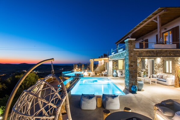 Departamento Deluxe, 1 habitación, cocineta, vista a la alberca | Vista a la ciudad