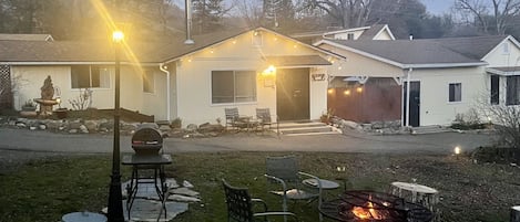 屋外ダイニングエリア