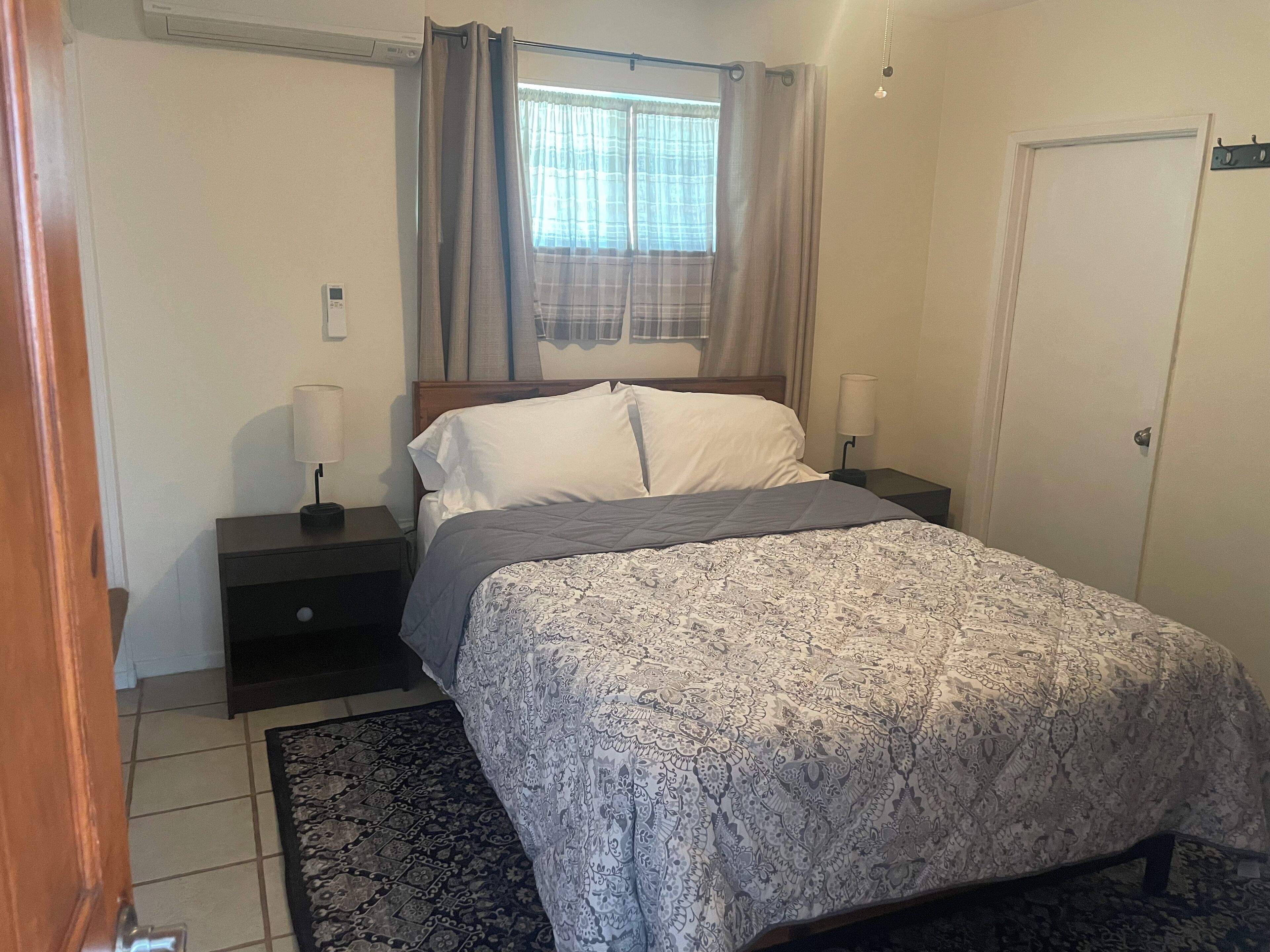 2 Schlafzimmer, Schreibtisch, Bügeleisen/Bügelbrett, kostenloses WLAN