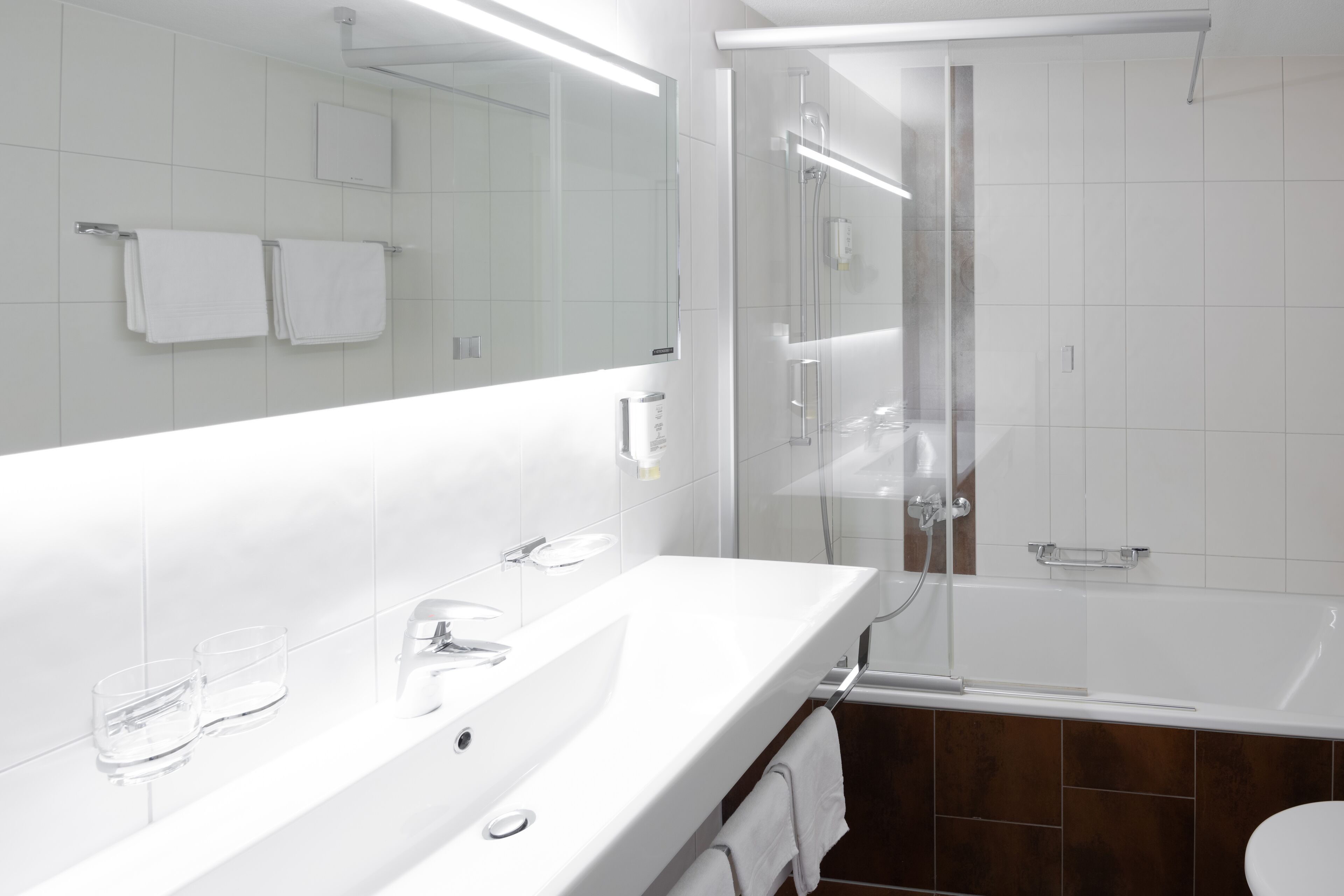 comfort double room | bathroom | shower, hair dryer, towels