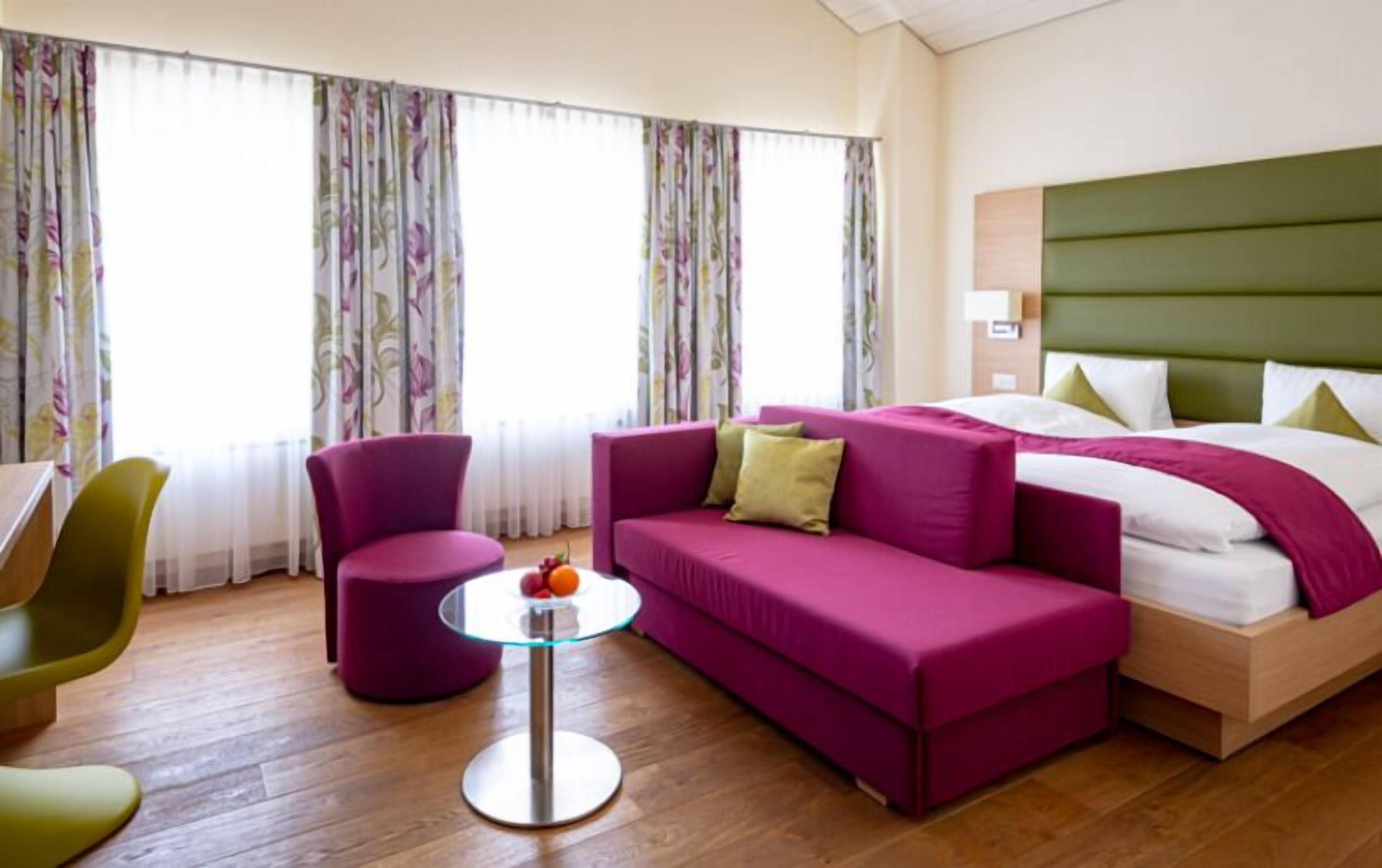 in-room safe, desk, laptop workspace, blackout curtains