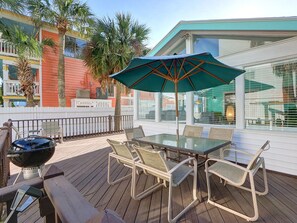 Outdoor dining - Heated Pool Access | 5*Clean | Flex Cancelation (Tybee Island)